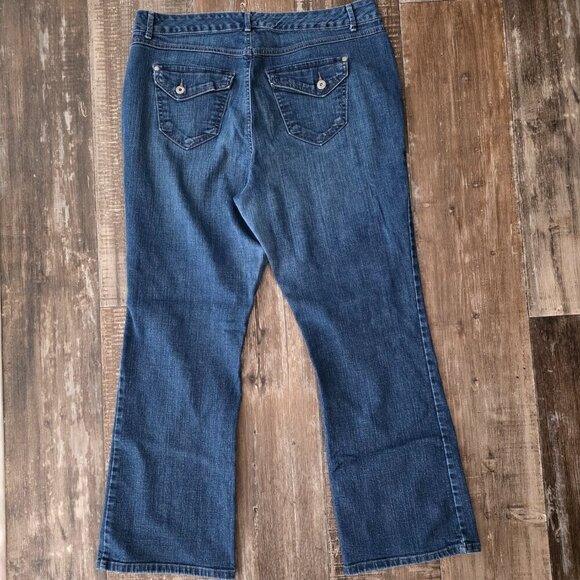 Bandolino Woman's High Rise Blue Jeans 16W - Picture 2 of 7